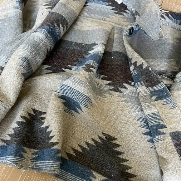 Aztec Shacket - Picture 6 of 9